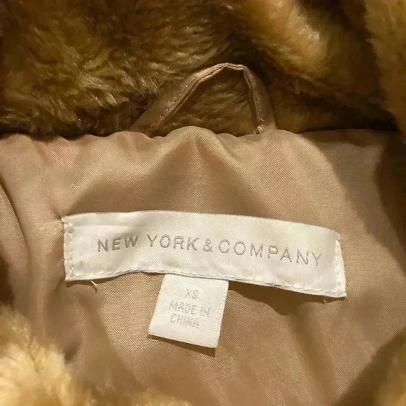 New York & Company Women’s Coat Gold Beige Puffer Jacker Sz. XS Has Belt - Picture 10 of 10